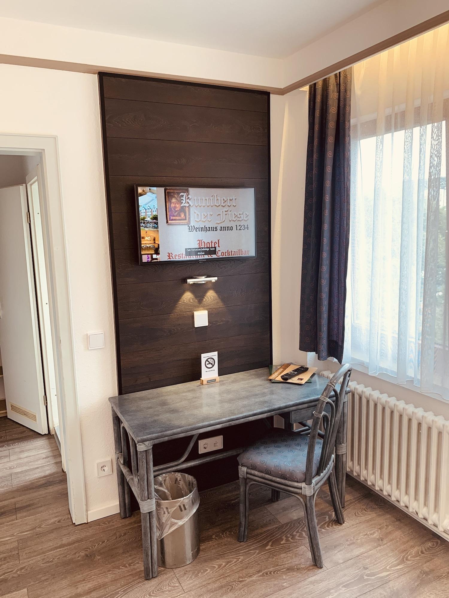 Hotel Kunibert Der Fiese Köln Kültér fotó