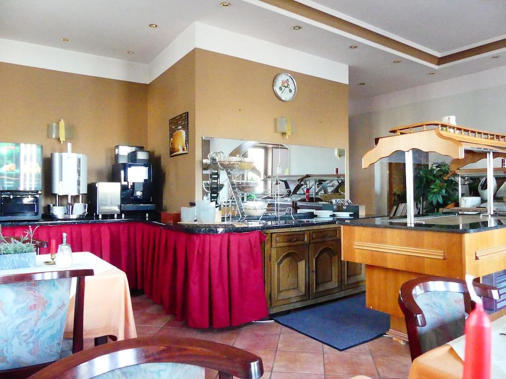 Hotel Kunibert Der Fiese Köln Kültér fotó