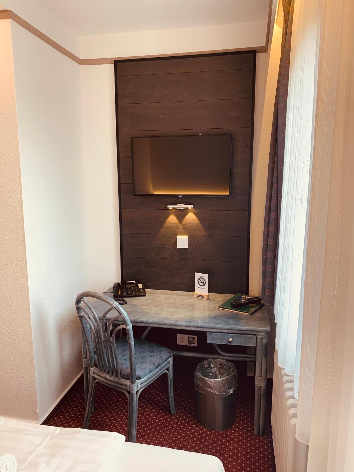 Hotel Kunibert Der Fiese Köln Szoba fotó