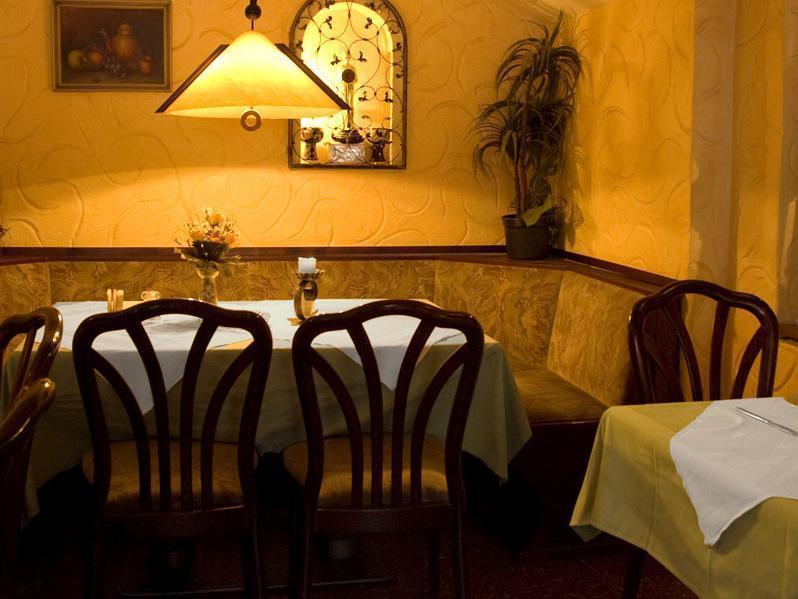 Hotel Kunibert Der Fiese Köln Kültér fotó