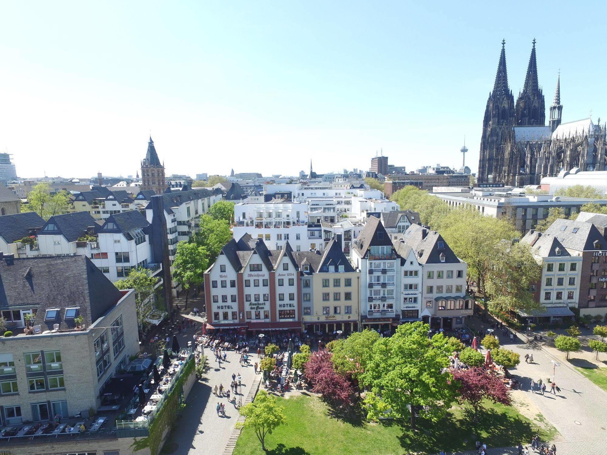 Hotel Kunibert Der Fiese Köln Kültér fotó