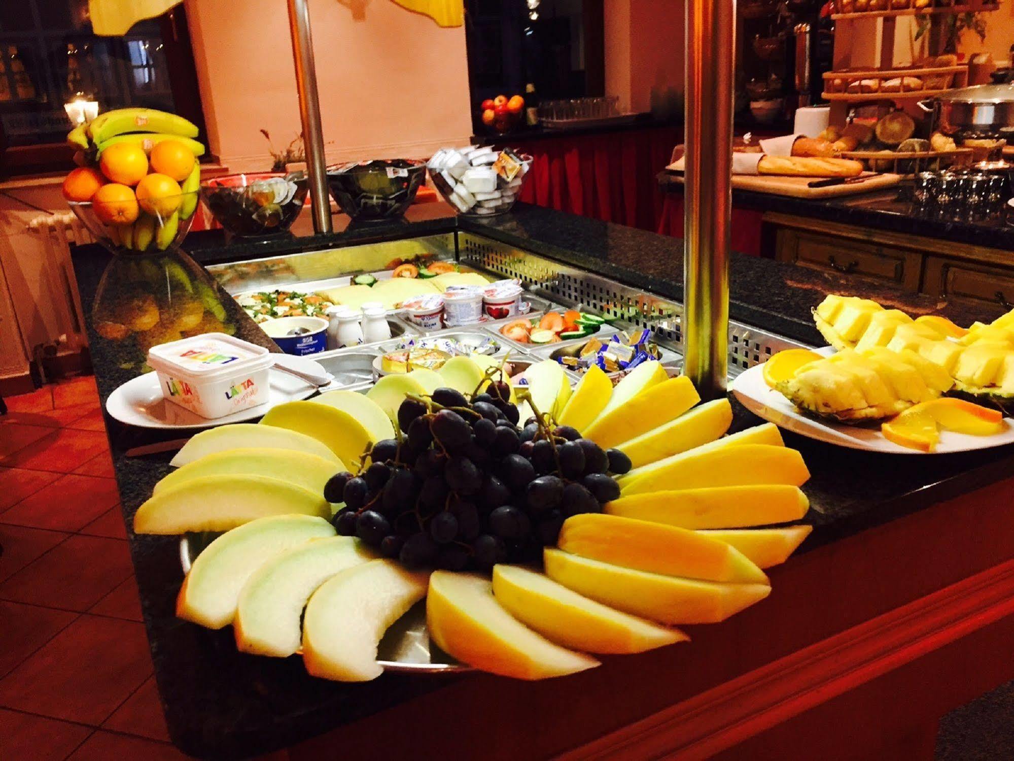 Hotel Kunibert Der Fiese Köln Kültér fotó