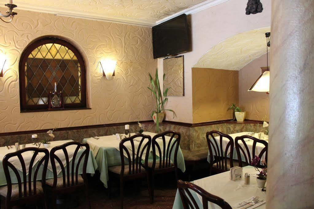 Hotel Kunibert Der Fiese Köln Kültér fotó