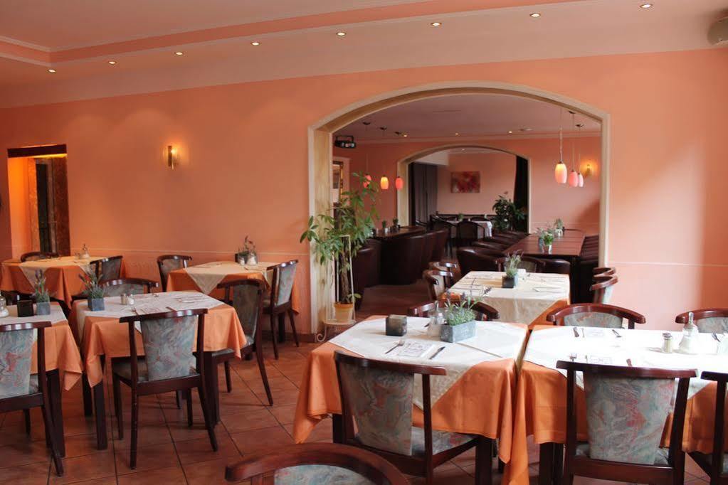 Hotel Kunibert Der Fiese Köln Kültér fotó