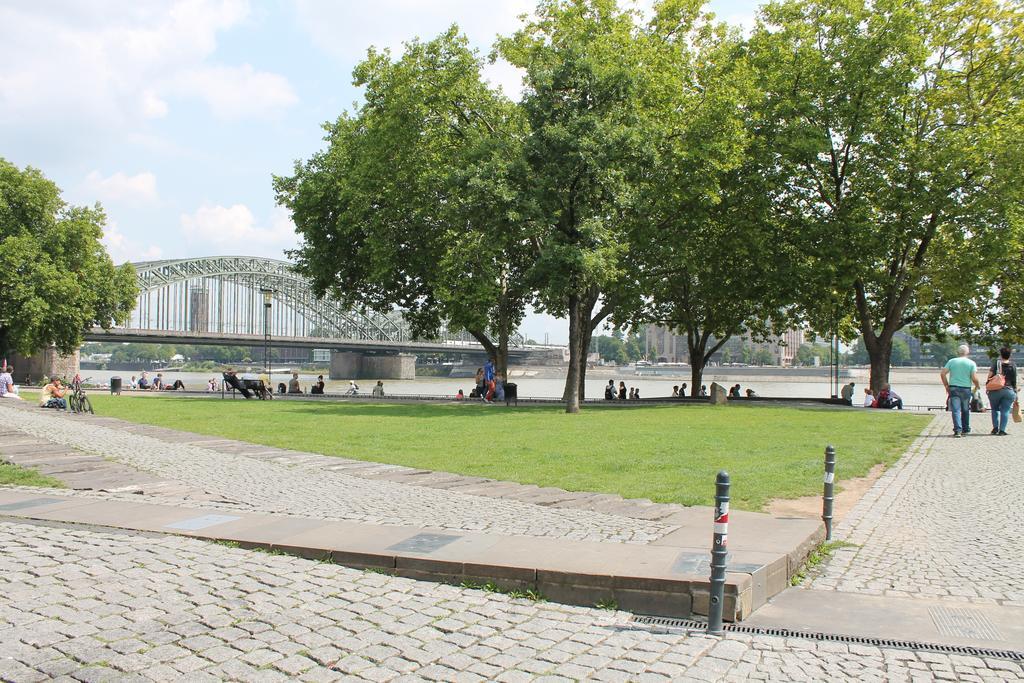 Hotel Kunibert Der Fiese Köln Kültér fotó