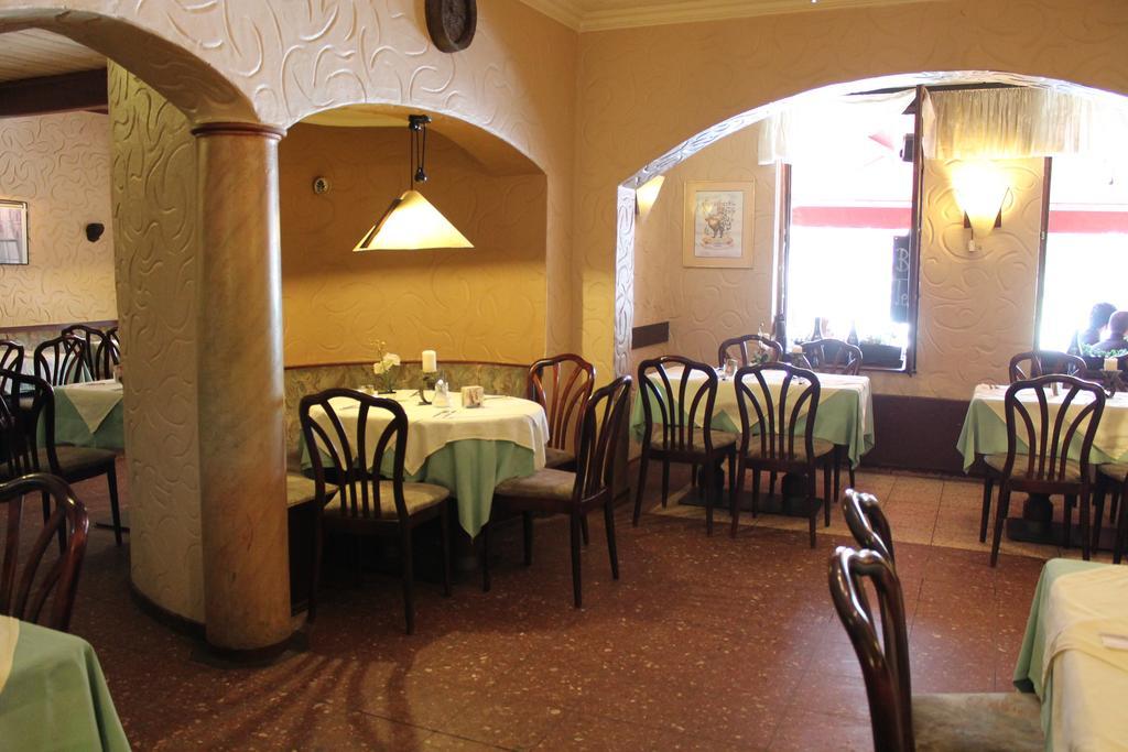 Hotel Kunibert Der Fiese Köln Kültér fotó