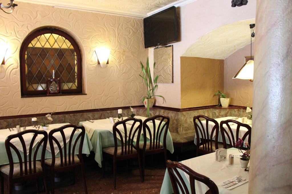 Hotel Kunibert Der Fiese Köln Kültér fotó