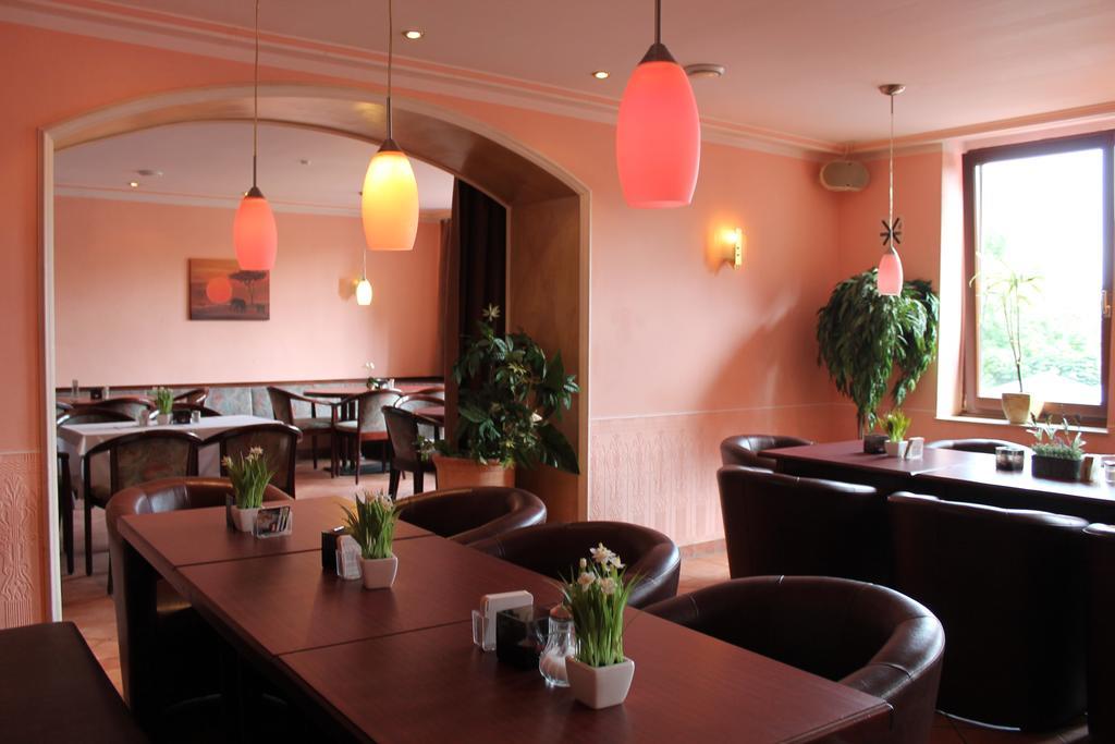 Hotel Kunibert Der Fiese Köln Kültér fotó