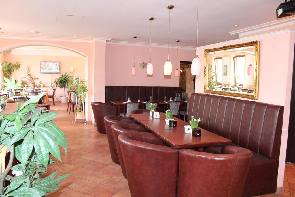 Hotel Kunibert Der Fiese Köln Kültér fotó