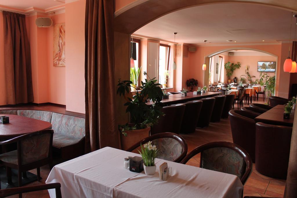 Hotel Kunibert Der Fiese Köln Kültér fotó